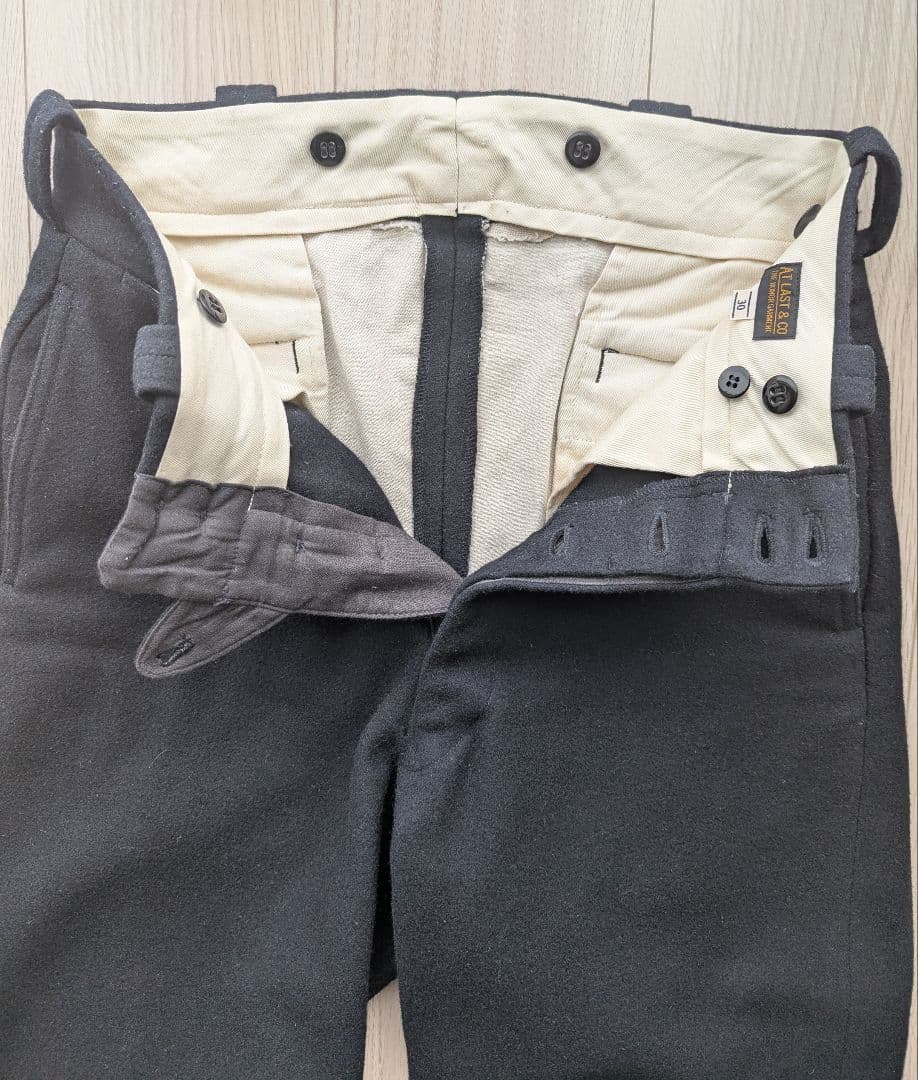 アットラスネービートウールトラウザー