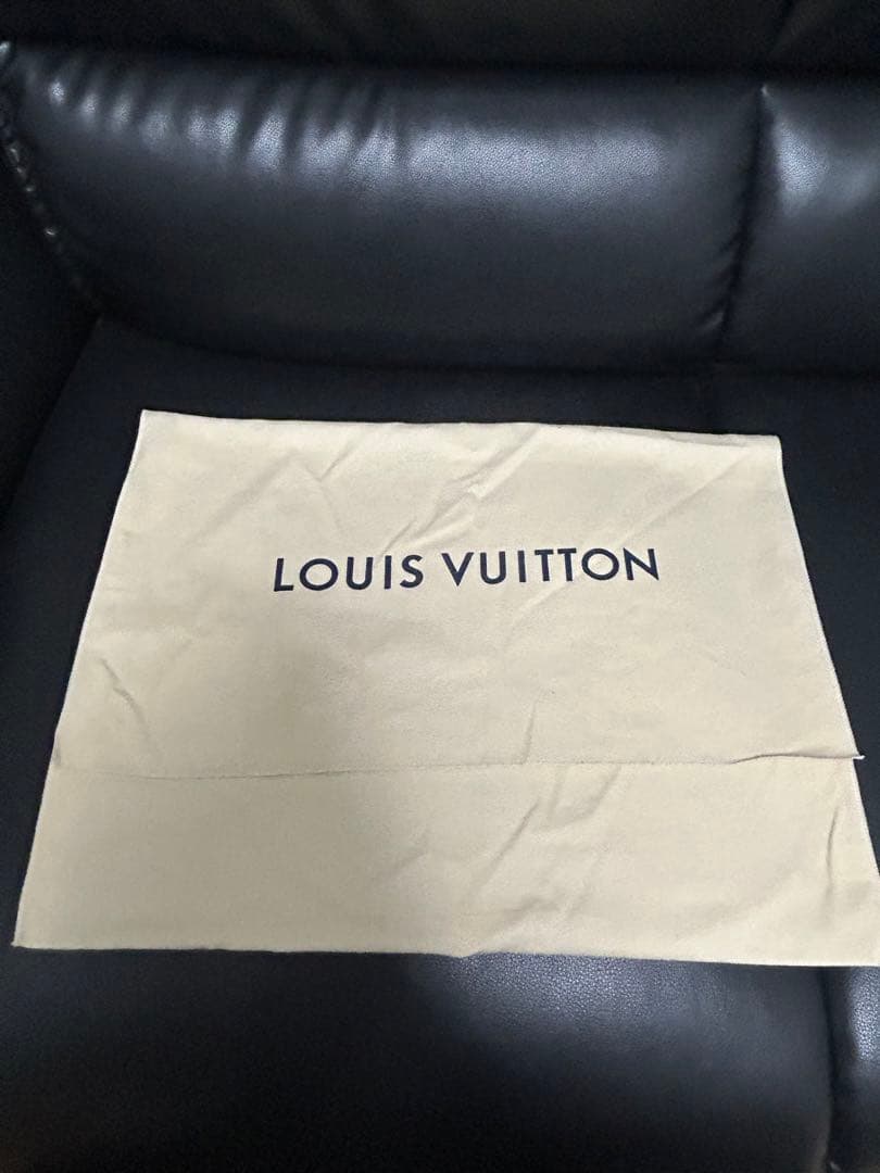 ルイヴィトン タイガ アヴェニュー スリングバッグ レザーバッグ