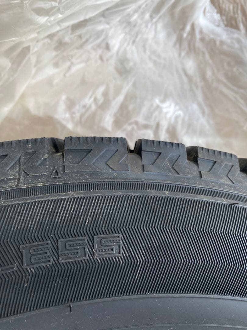 スタッドレスタイヤ　ダンロップ205/65R16 ホイール付４本セット