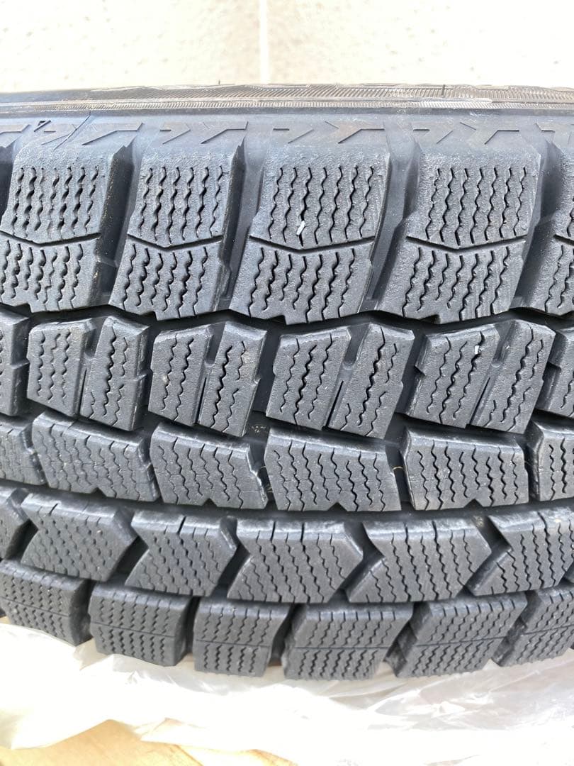 スタッドレスタイヤ　ダンロップ205/65R16 ホイール付４本セット