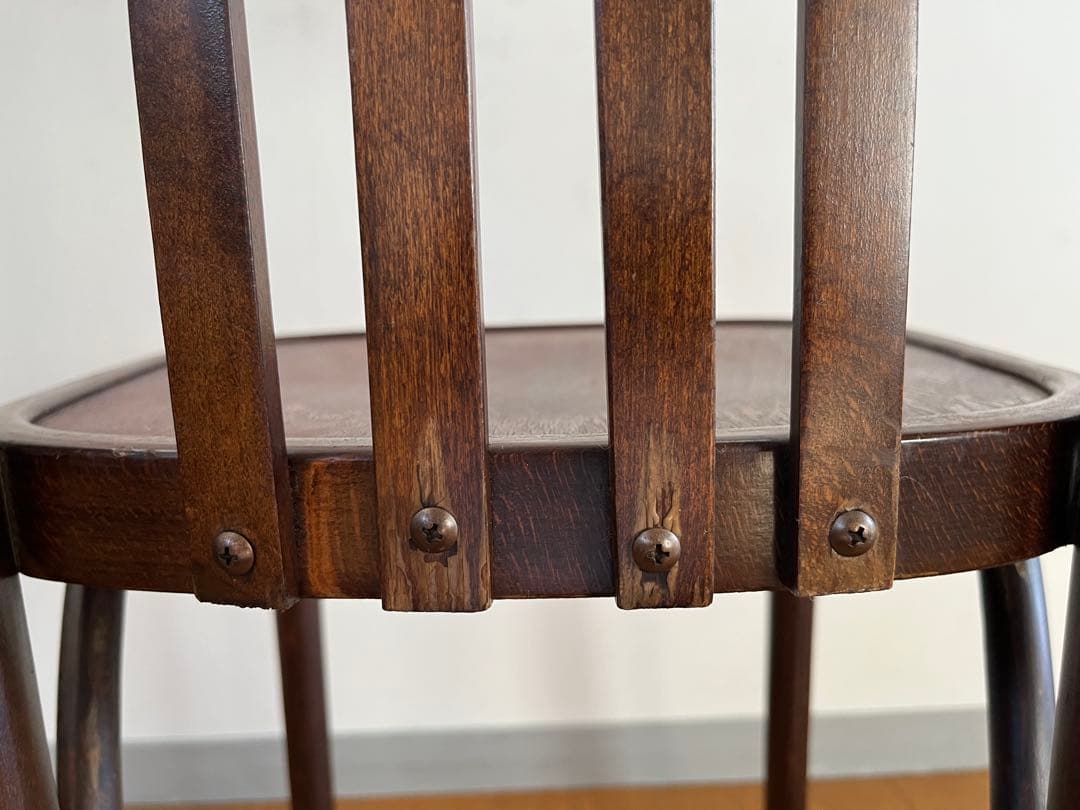 ルーマニア　ヴィンテージ　ベントウッドチェア　曲木椅子　アンティーク　モダン