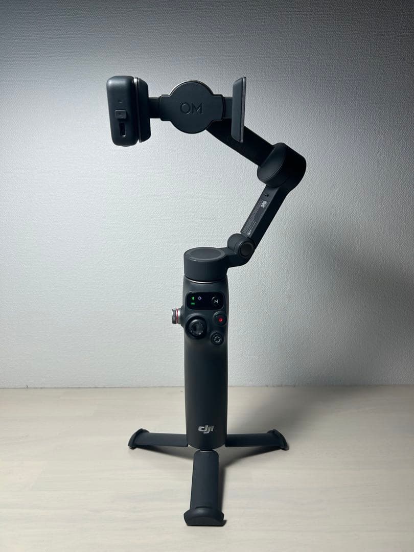 DJI osmo mobile 7p ジンバルスタビライザー
