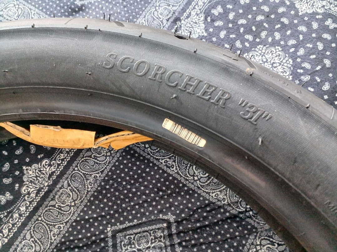 ミシュランスコーチャー31　100/90B19 150/80B16未使用品！