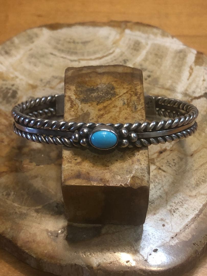 NAVAJO【ナバホ族】作 ハンドメイドワイヤーワークバングル ターコイズ付