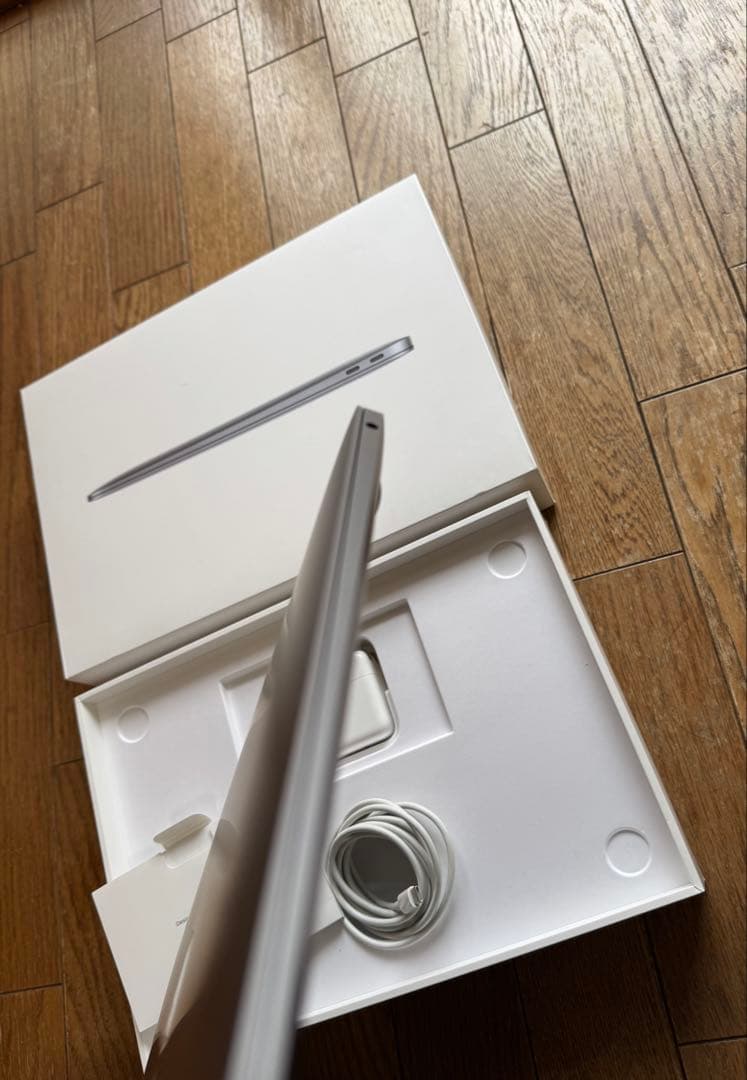 MacBook本体 MacBook Air 2020 i5 8GB 512GB