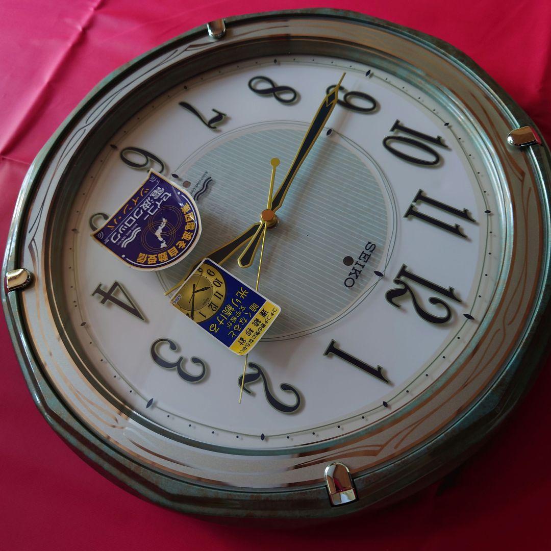 SEIKO 電波掛時計 暗闇でも！字光式(光続ける)ホワイト文字盤！連続秒針