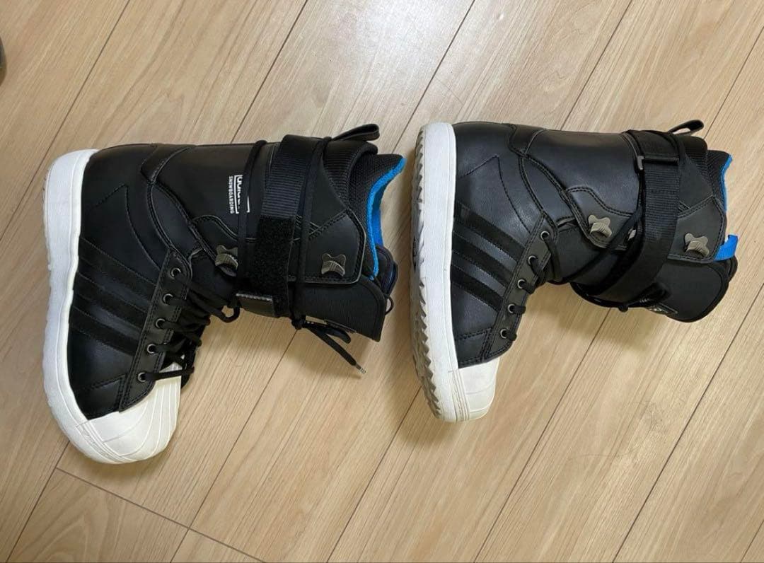 adidas アディダス　スノボ　ブーツ　スーパースター　スノーボードブーツ