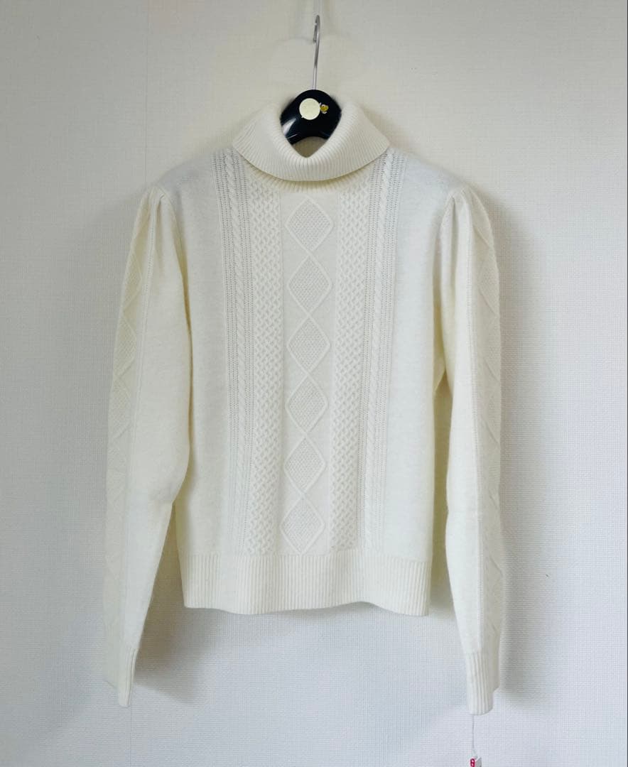 新品タグ付き　タートルセーター ニット　エンリコドマーニ　パフスリーブ　お値引き