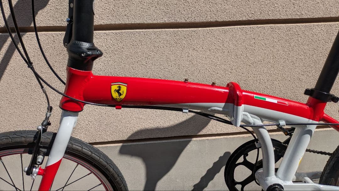 【富裕層向けジョーク】フェラーリ Ferrari 折りたたみ自転車 488GTB
