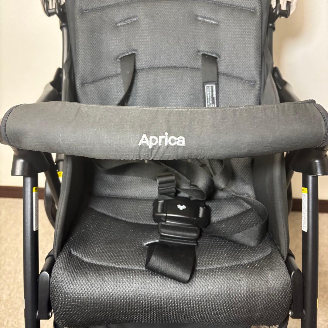 aprica アップリカ　マジカルエアーフリー　B レザー　美品　2183521