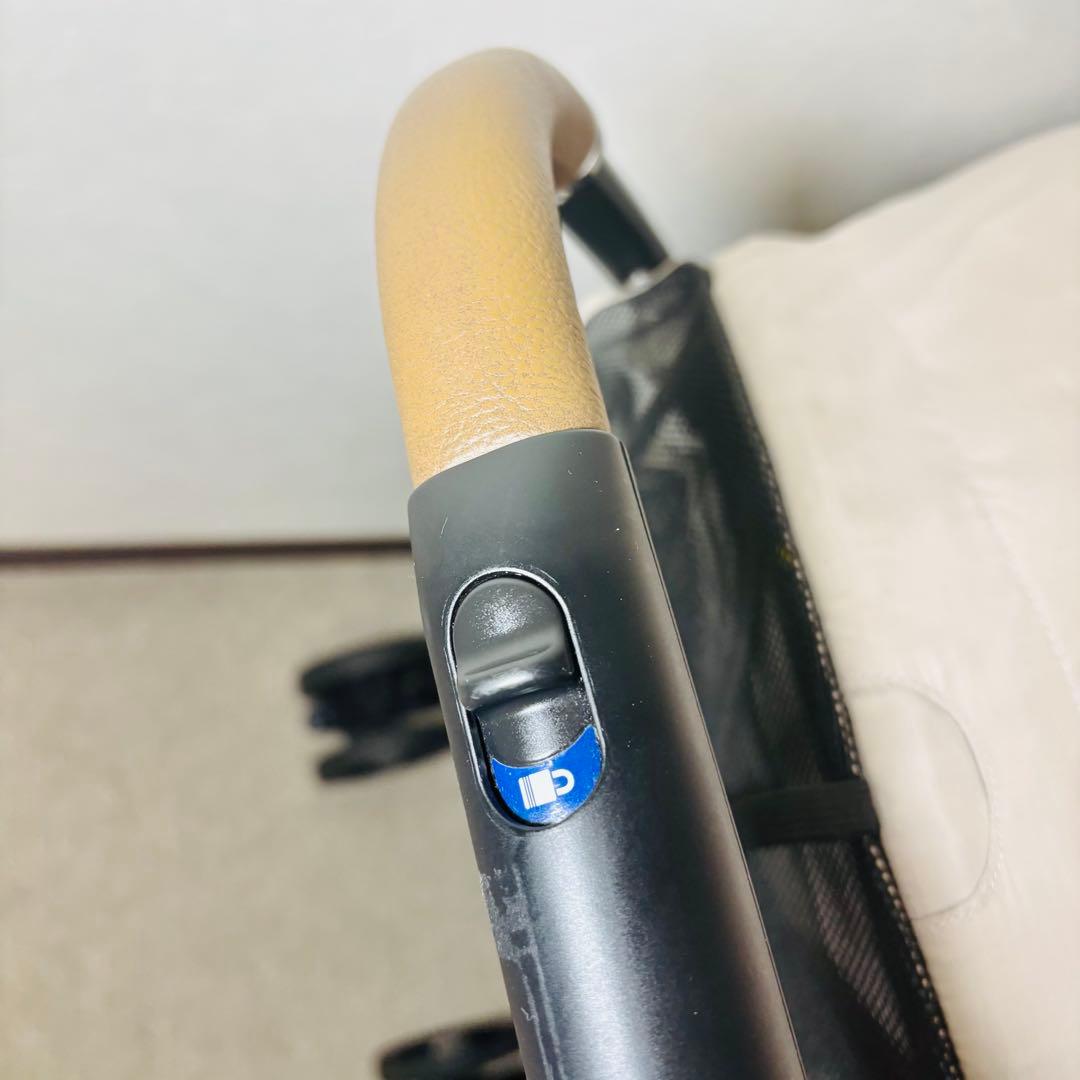 aprica アップリカ　マジカルエアーフリー　B レザー　美品　2183521