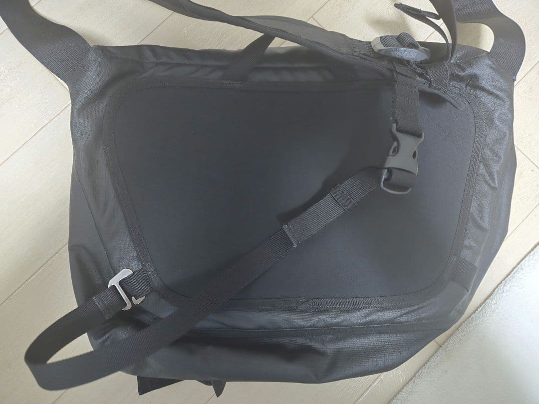 ARC'TERYX Granville10 クーリエバッグ