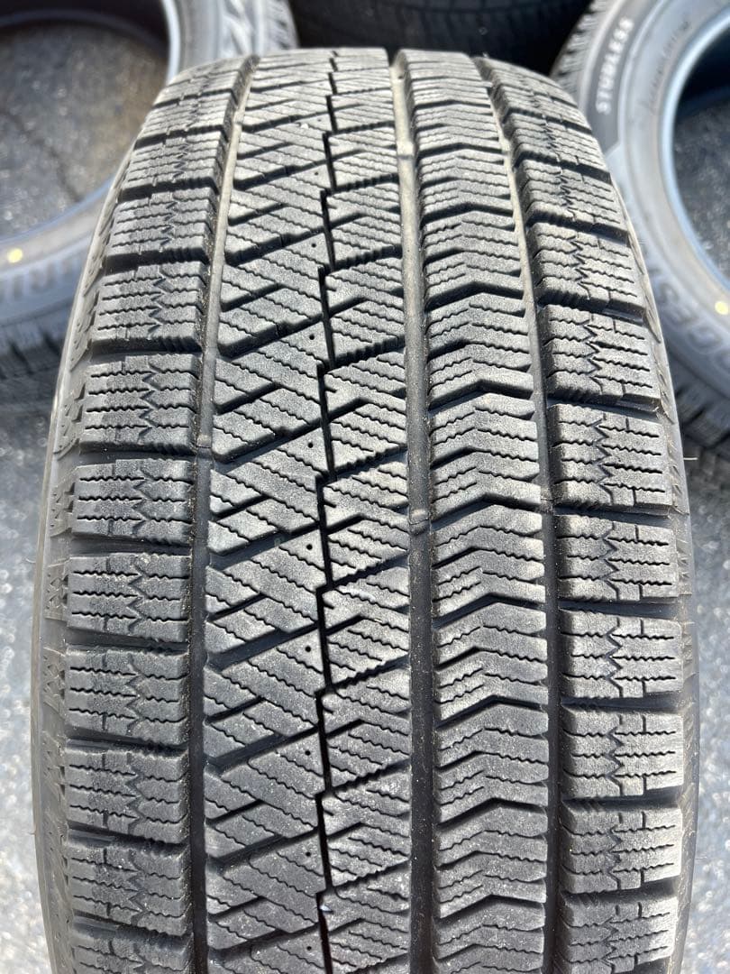 215/60R16 スタッドレス　ブリザックVRX2 2022年製