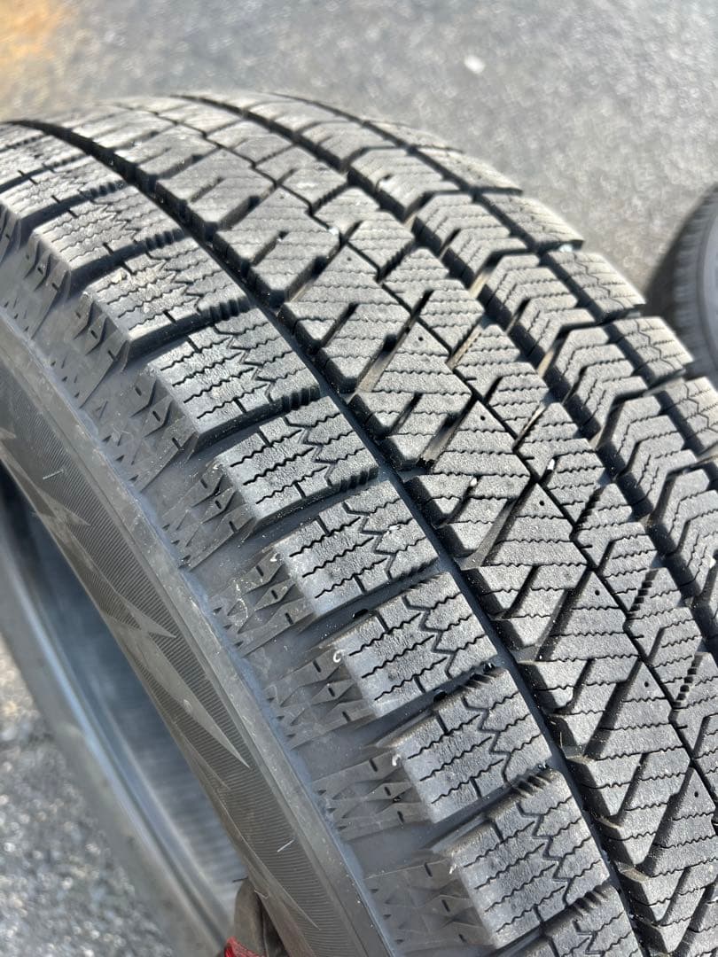 215/60R16 スタッドレス　ブリザックVRX2 2022年製
