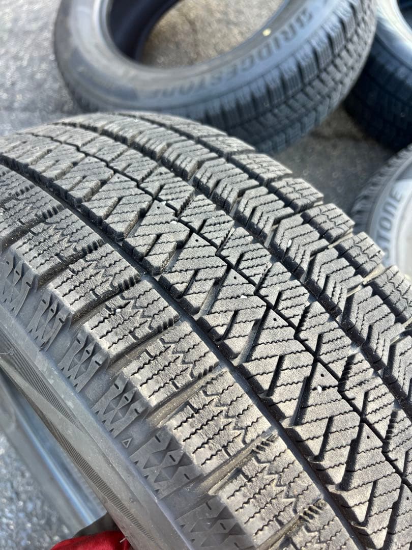 215/60R16 スタッドレス　ブリザックVRX2 2022年製