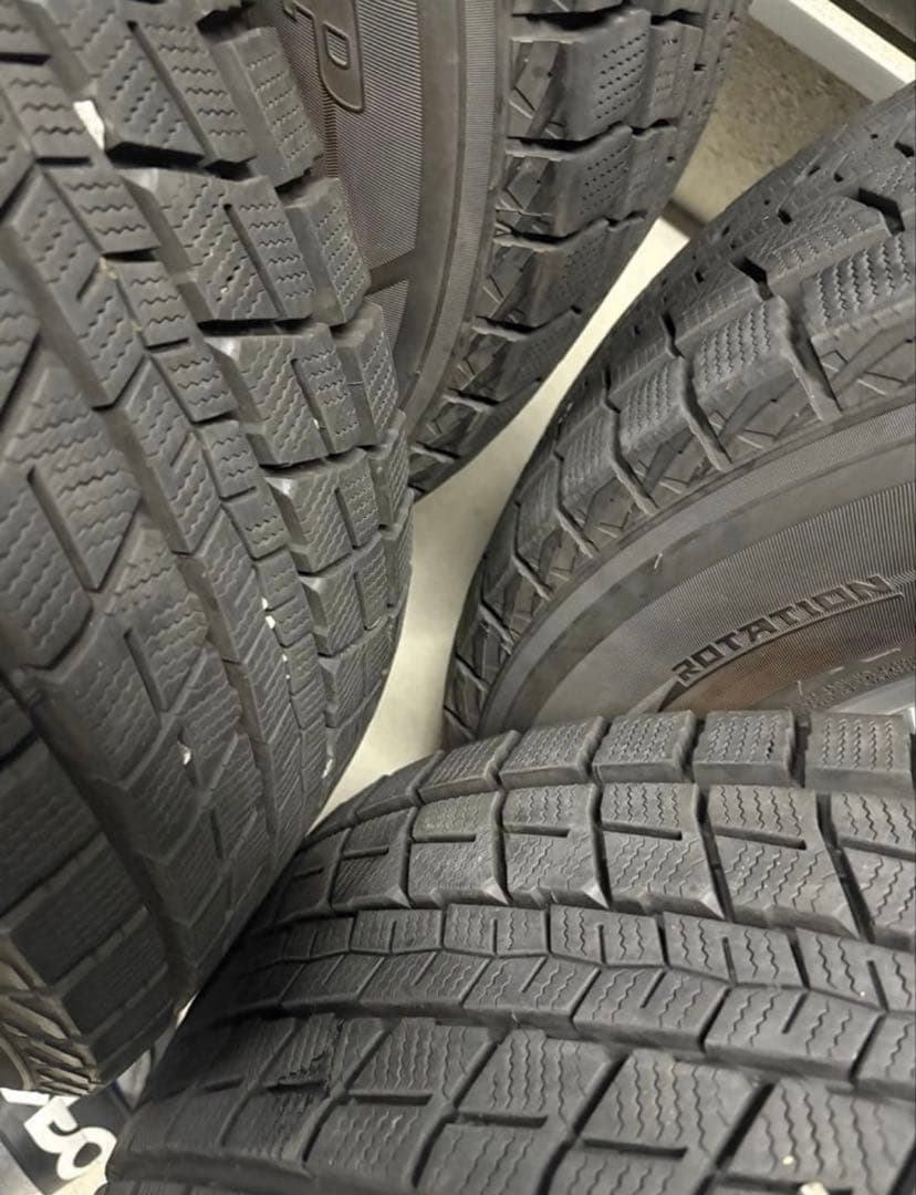 ワンダー① 美品265/65R17 スタッドレスタイヤ　プラド150