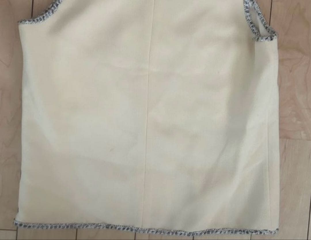 中古　美品　CHANEL　タンクトップ　クリーム　刺繍入り　プレッピー