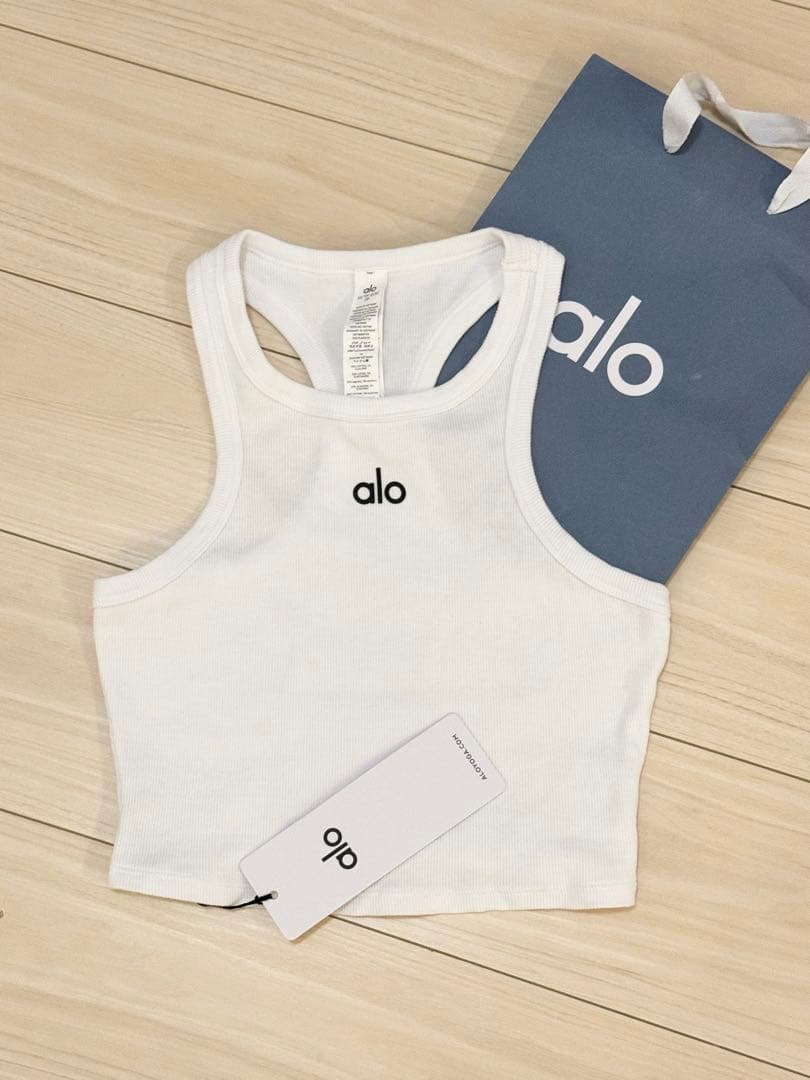 alo yoga aspire タンクトップ　ホワイト　あろーヨガ