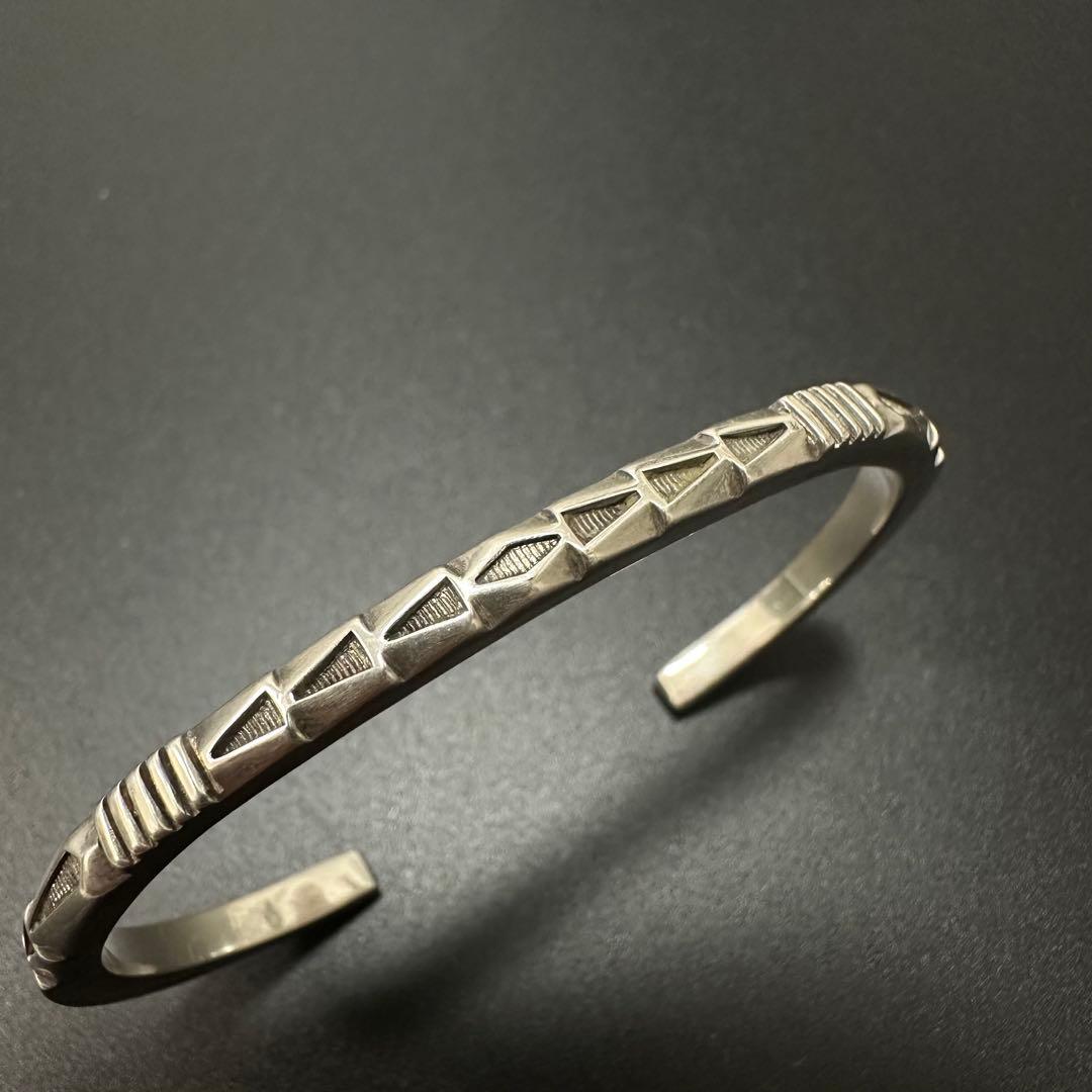 【美品】Navajo Jennifer Curtis スタンプワーク バングル