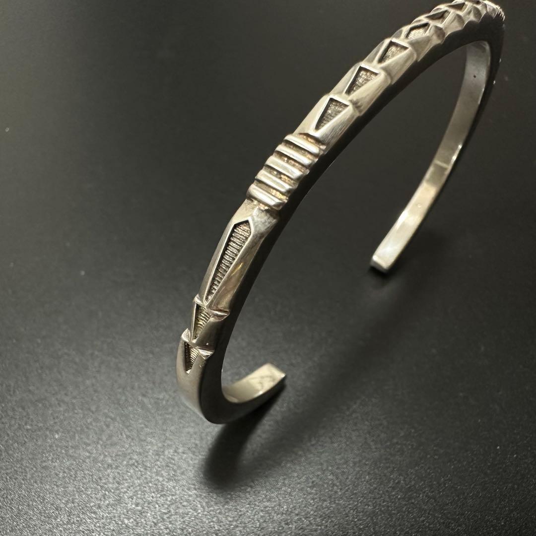 【美品】Navajo Jennifer Curtis スタンプワーク バングル