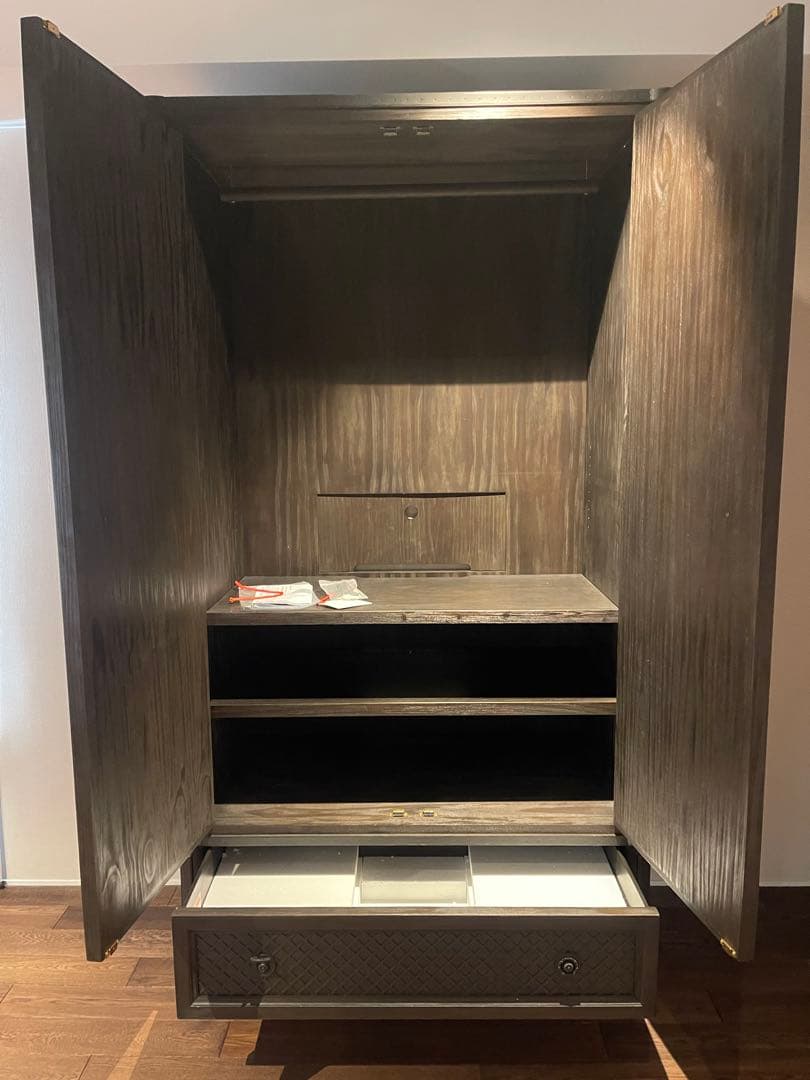 入手困難！Restoration Hardware クローゼット　2