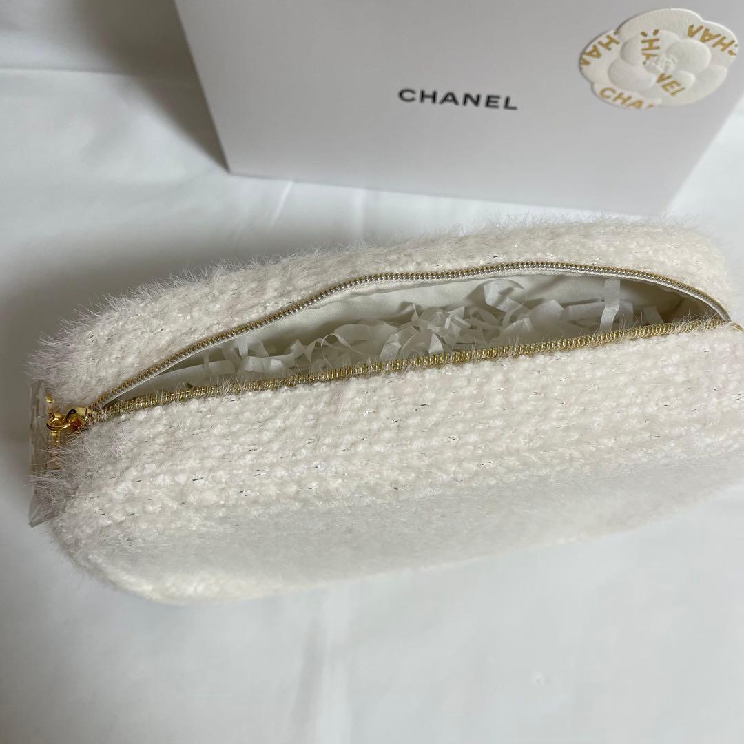 未使用品　シャネル CHANEL 2024 クリスマスコフレ ノベルティポーチ