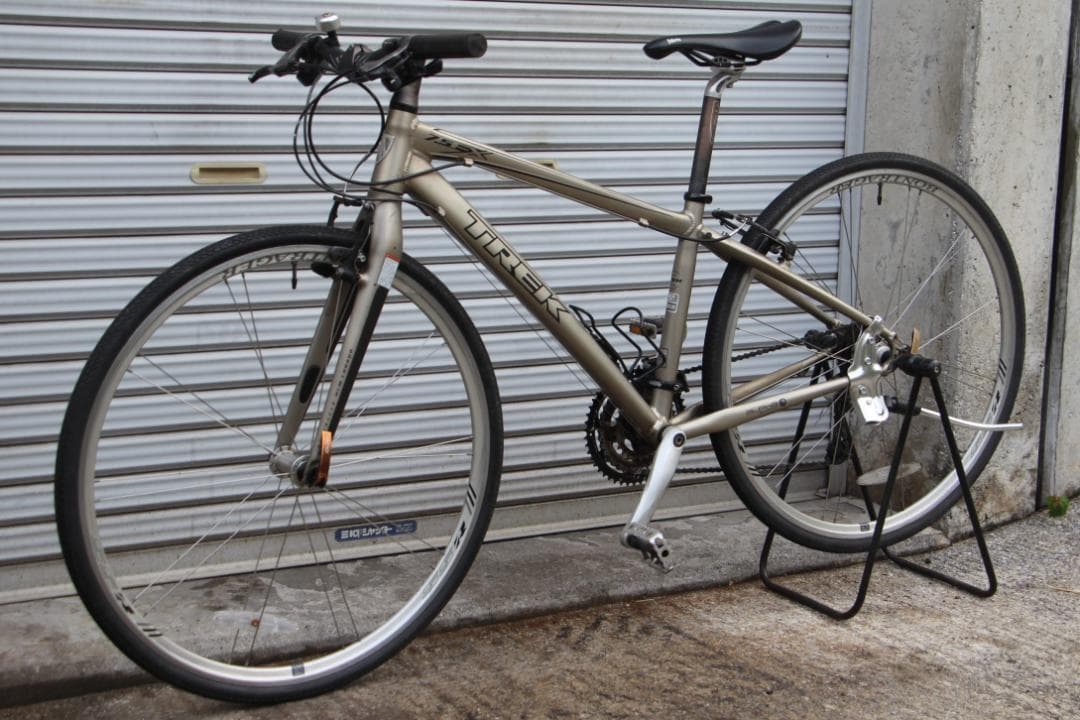 引き取り限定♪人気のTREK♪7.5FX♪カーボンフォーク♪軽量モデル♪