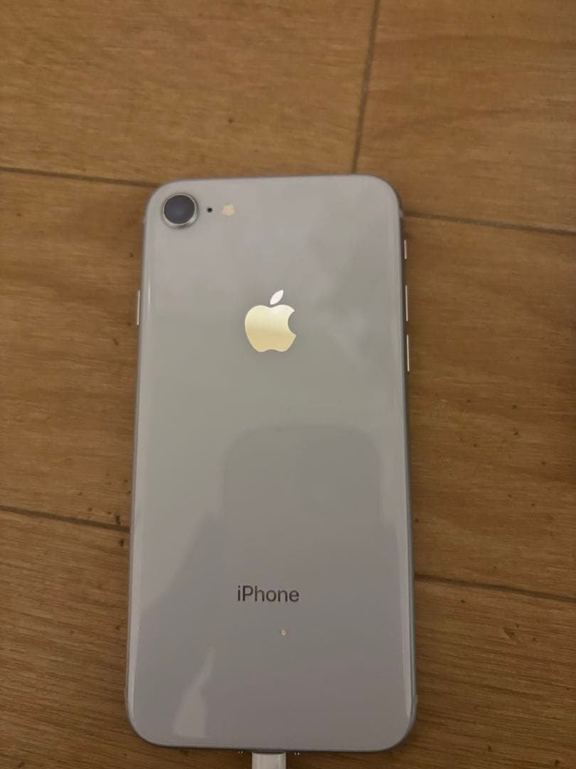 iphone 8 完動品　バッテリー100% simフリー