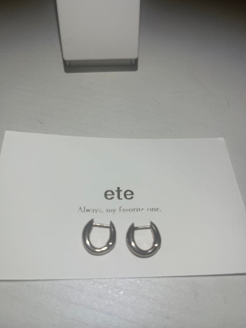 ete チャンキーハグピアス　ピンクゴールド　両耳