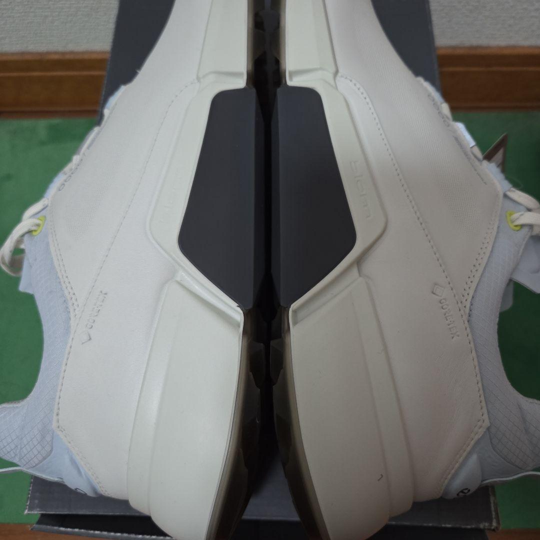 エコー バイオム ハイブリッド4 スパイクレス 44 27.5cm相当