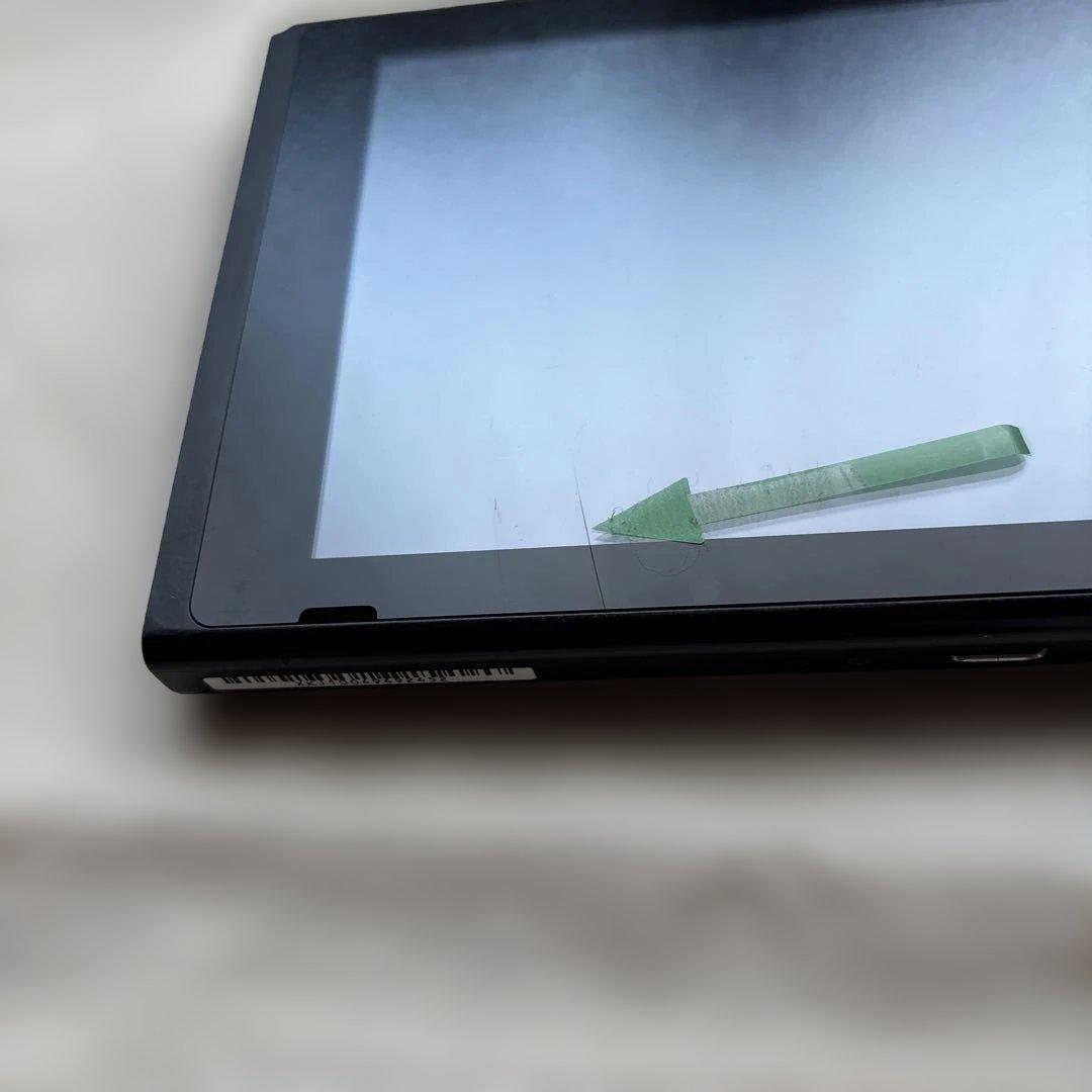 Nintendo Switch (ケースに割れあり)