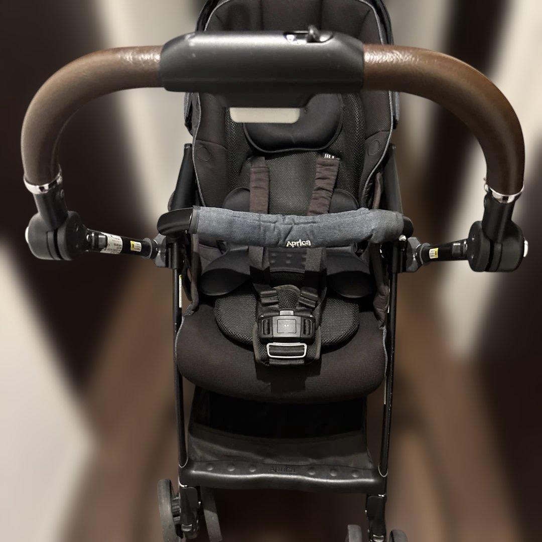 Aprica ベビーカー ブラック　値下げしました！！