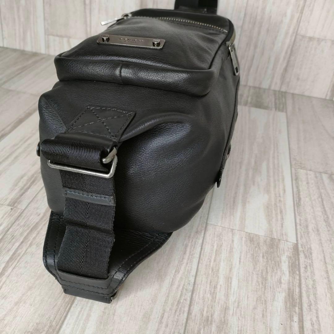 40 COACH コーチ　レザー　ボディーバッグ