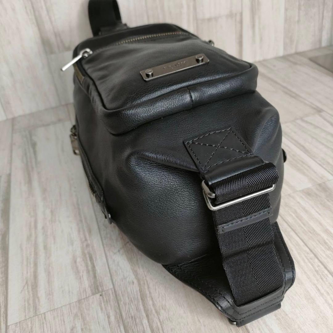 40 COACH コーチ　レザー　ボディーバッグ