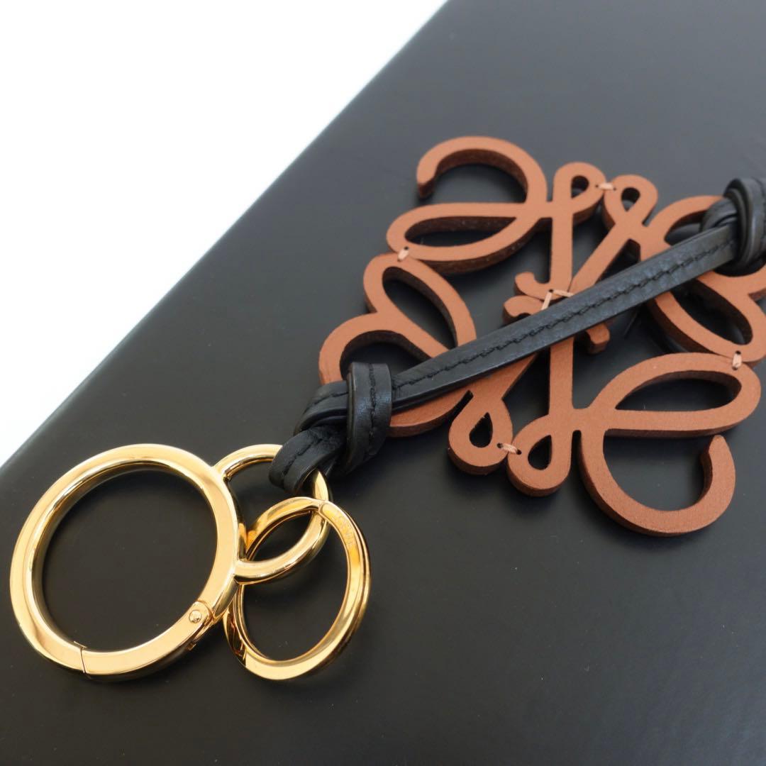 【美品・現行】ロエベ アナグラム チャーム　キーリング　オーバーサイズ