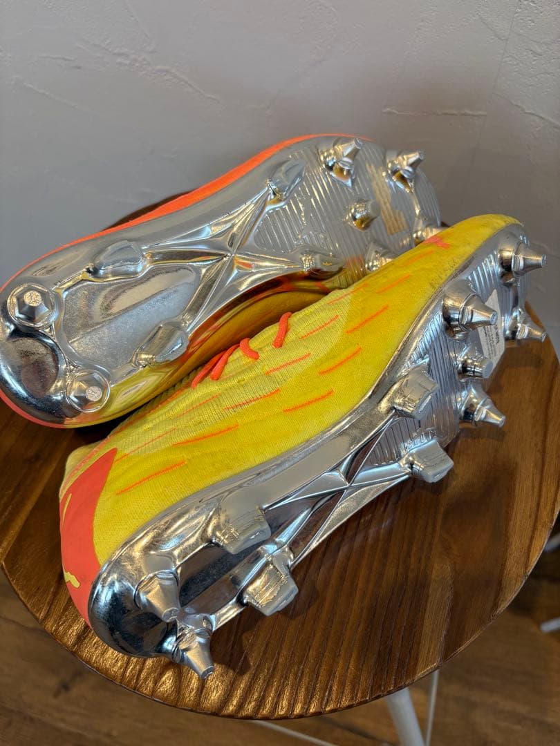 美品　PUMA サッカースパイク 26.5cm
