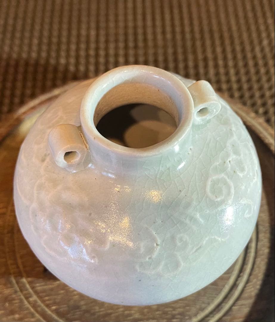 青白磁　小花器　鑑賞台付 ・一輪挿し ・ヴィンテージ　レア ・中国　台湾茶器