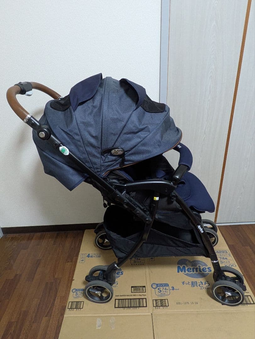 【美品】アップリカ　ラクーナ ビッテ クッション　ラピス ブルー 2021年