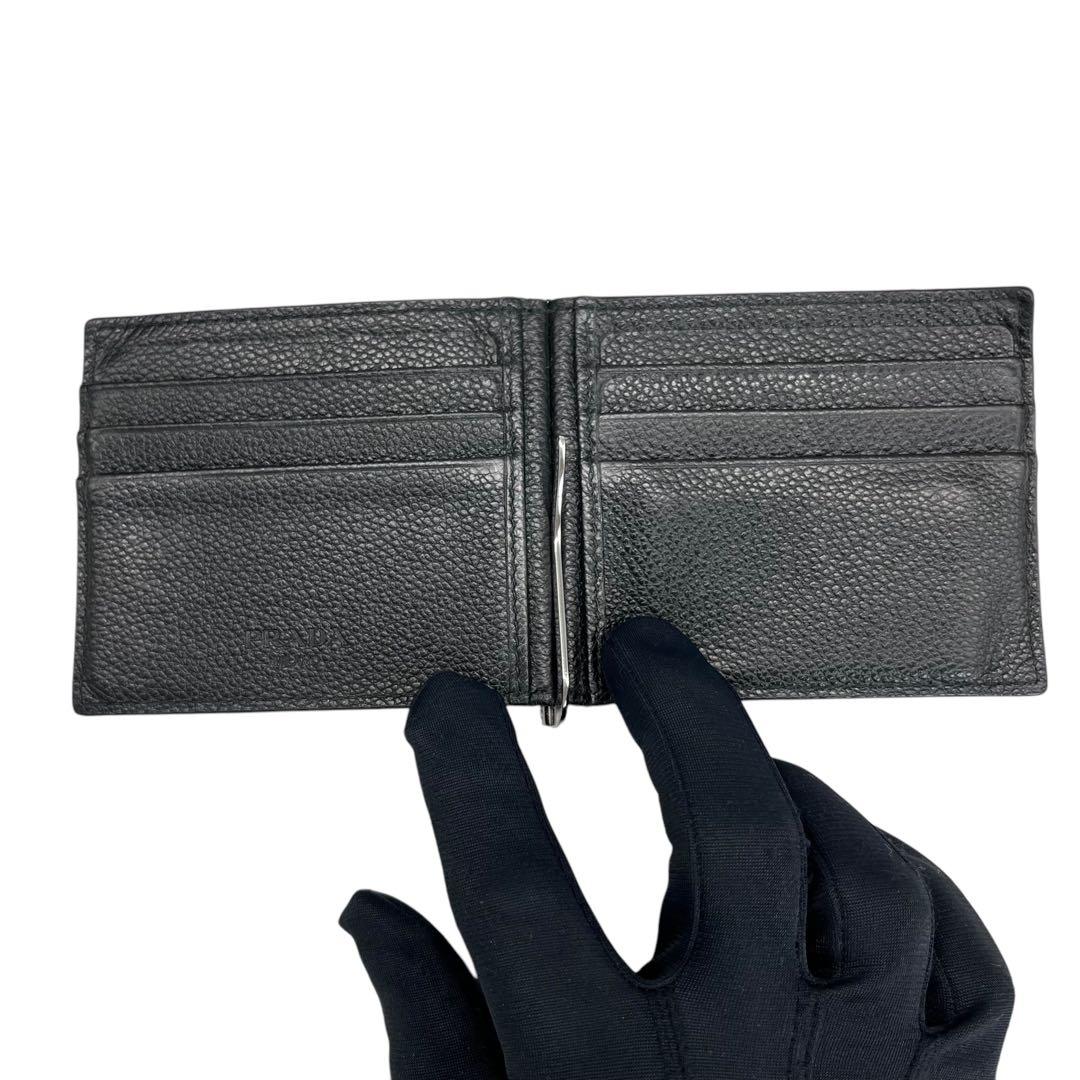 希少✨プラダ マネークリップ 札入れ シボ革 三角ロゴ レザー ブラック メンズ