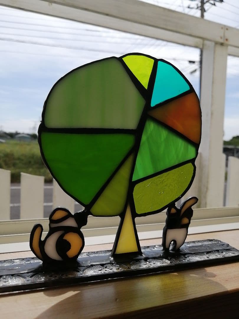 緑の木と三毛猫さん