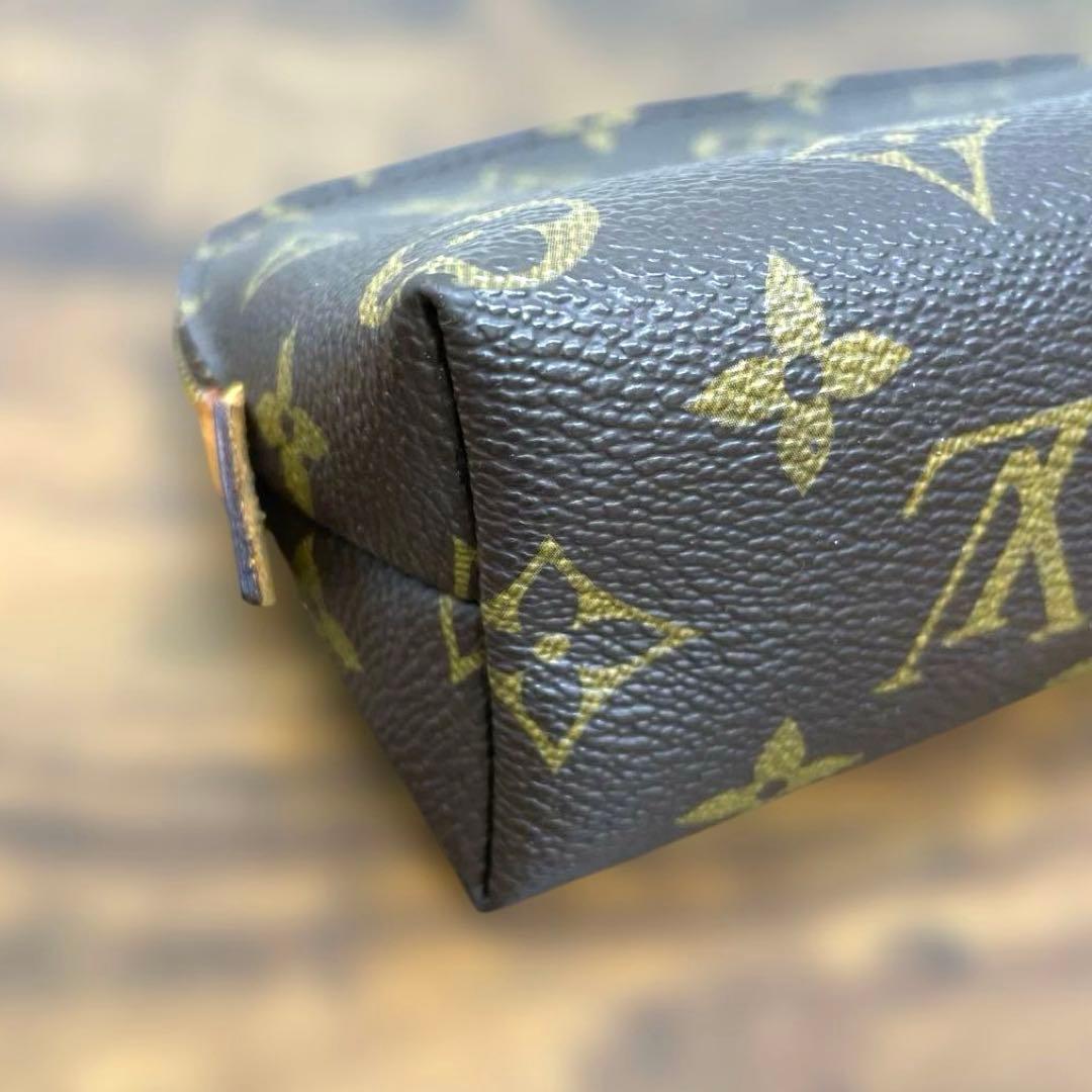 Louis Vuitton モノグラム ポーチ 中型