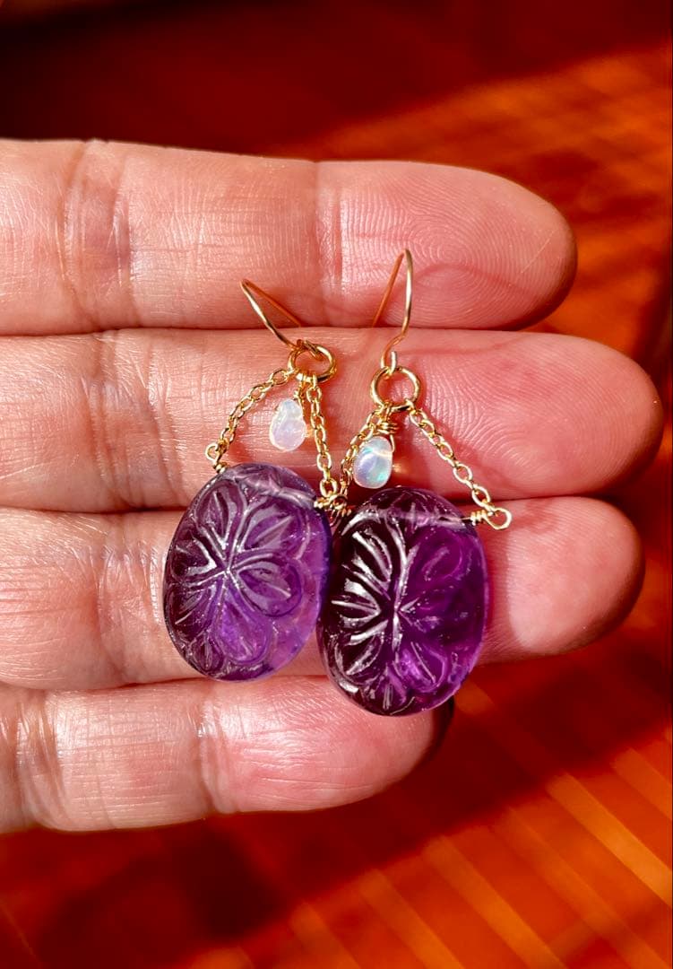 アメジストのカービングピアス