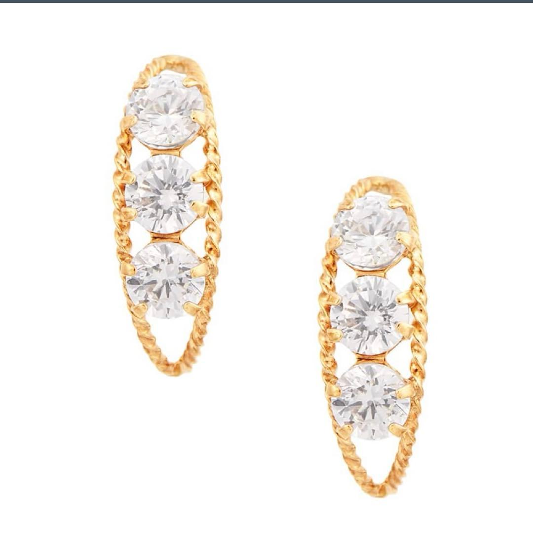 ツツミ　K18イエローゴールドキュービックピアス