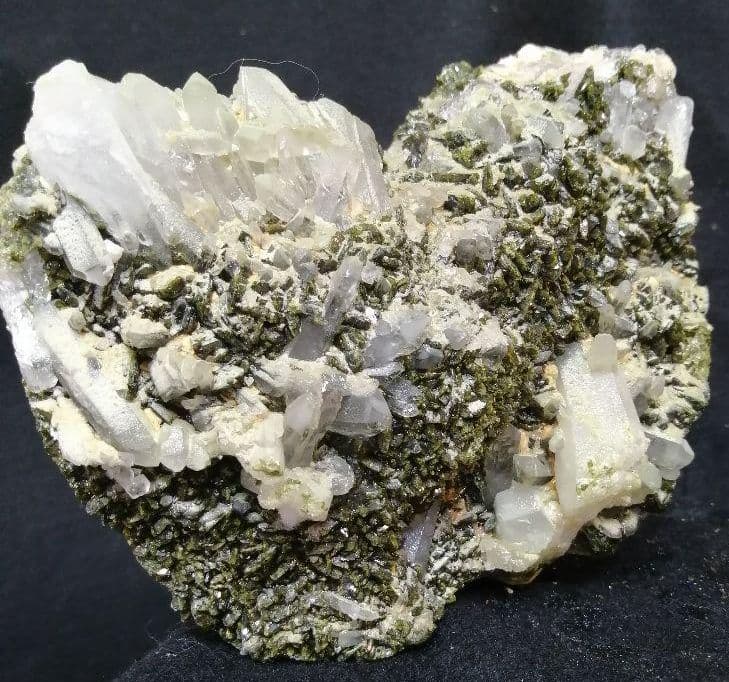 mt166水晶 エピドート 共生クラスター1.14kgー