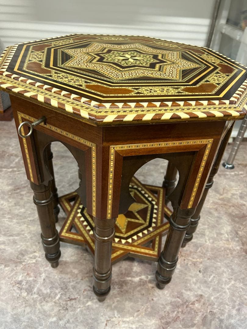 象嵌寄木細工　八角形アンティークテーブル 花台 サイドテーブル