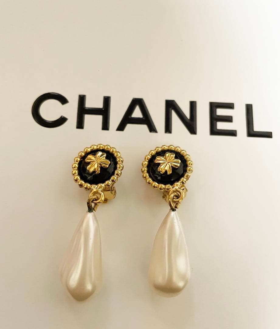 CHANEL ティアドロップイヤリング