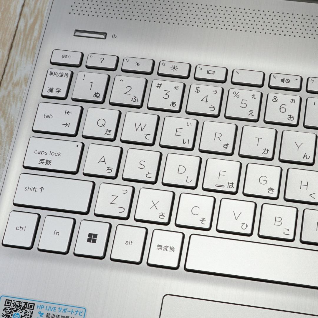 未使用に近い２０２３年製の軽量１５インチ✨超高速ＳＳＤ＆大容量メモリ✨ＩＰＳ液晶