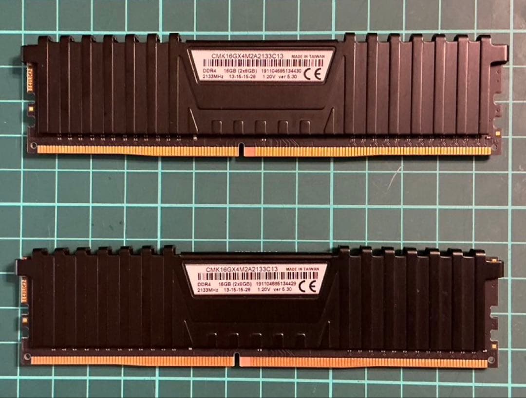 メモリー Corsair DDR4 16GB 2133MHz(8x2GB)