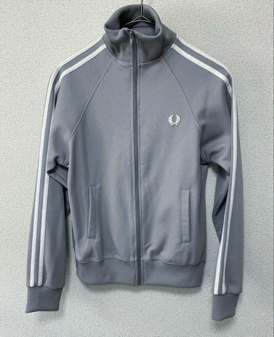 ほぼ未使用　フレッドペリー ジャージ　トラックジャケット　グレー