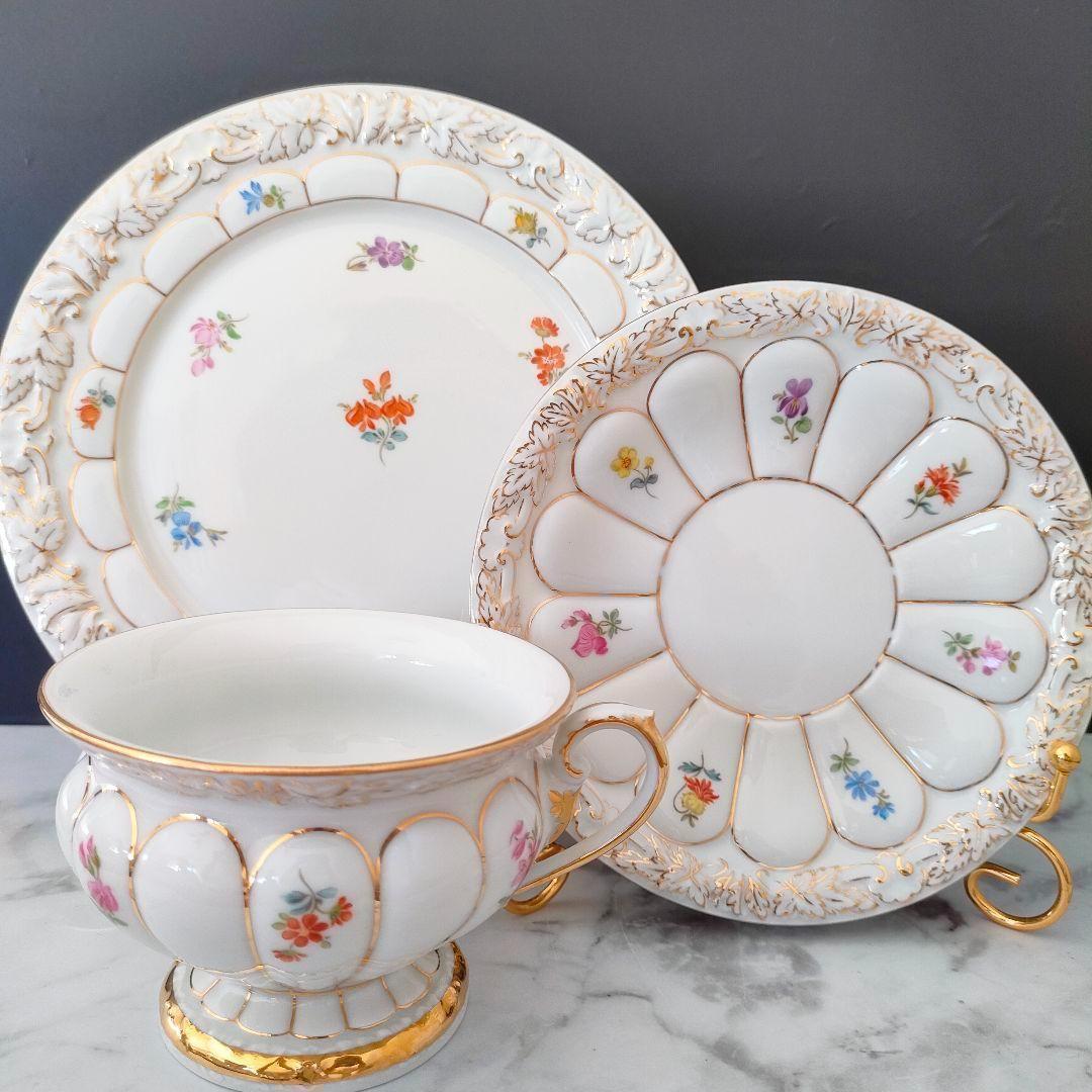 希少品★マイセン 宮廷の小花 Xフォーム トリオ 散らし小花 カップ&ソーサー